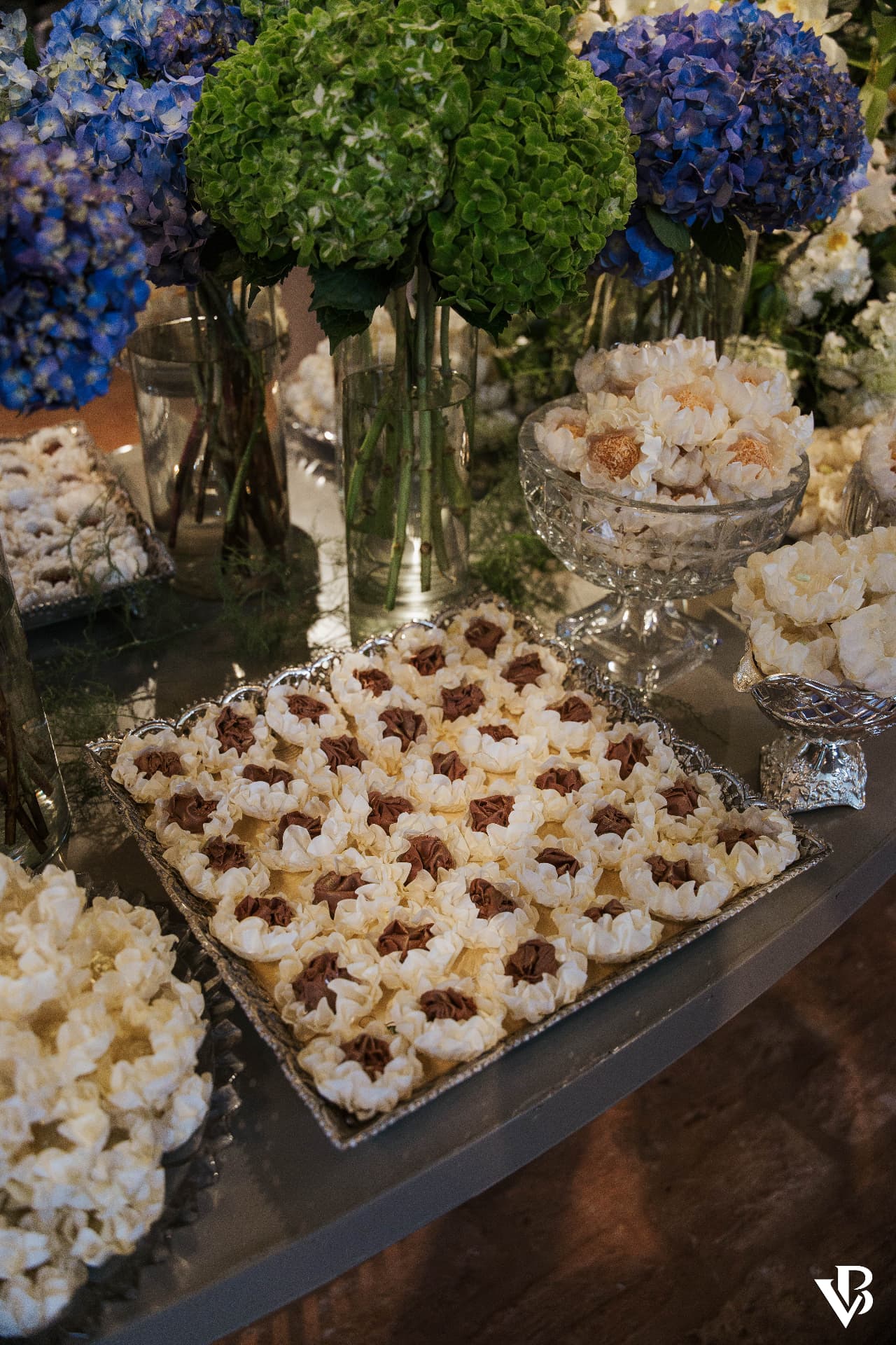 Lebbeke's signature sweet table for Ana and Arthur's wedding.