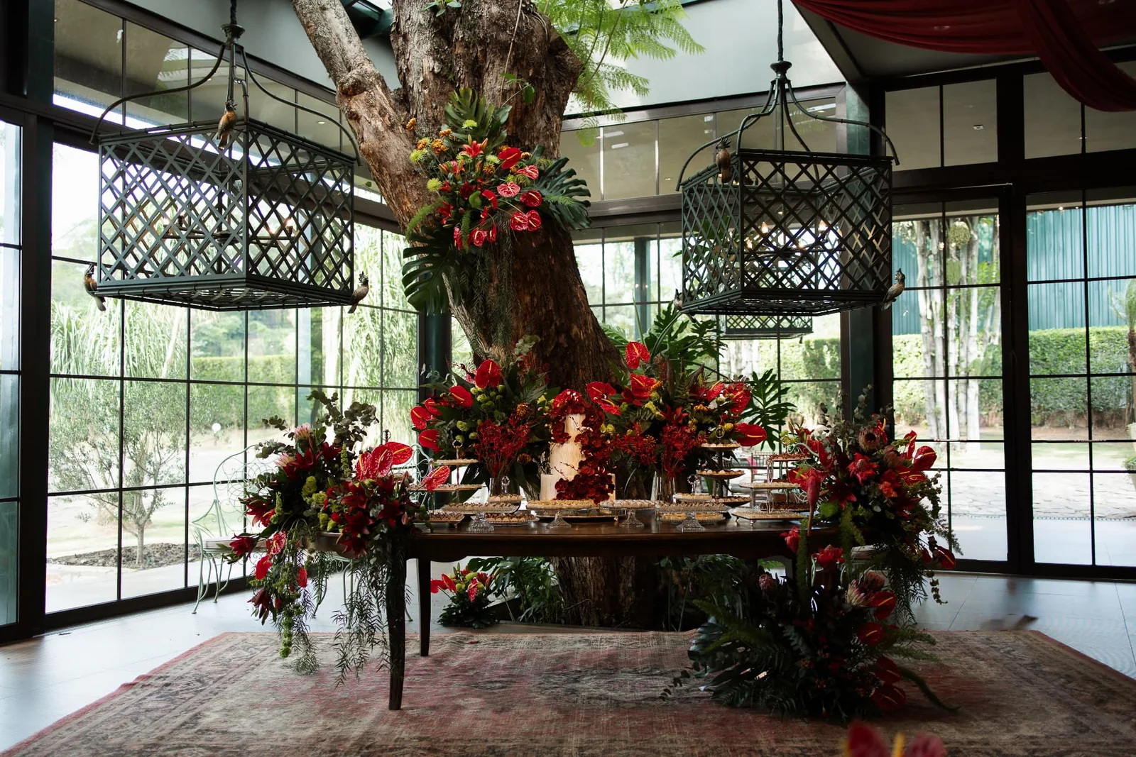 Dessert table for the wedding of Malu e Leonardo at Villa Eventos by Lebbeke